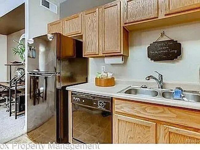 Foto del edificio - Beautiful 2 Bed, 2 Bath Condo in Great Loc...