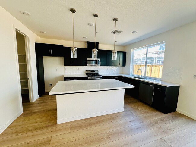 Foto del edificio - 5451 Knights Valley Ln
