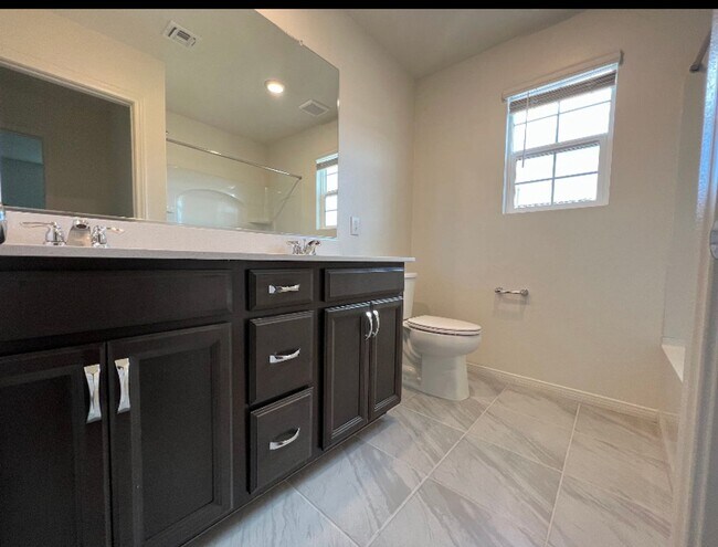 Foto del edificio - Brand New 4 Bedroom home!