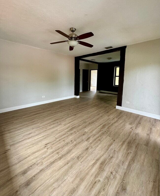 Foto del edificio - 80 NE 43rd St