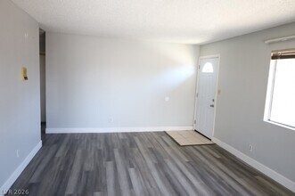 Building Photo - 1309 E Cartier Ave