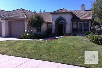 Building Photo - 1923 E Desert Island Dr