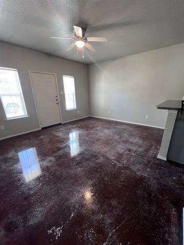 Foto del edificio - 215 Price Ln