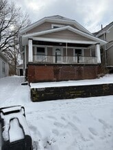 Building Photo - 2917 Searsdale Ave