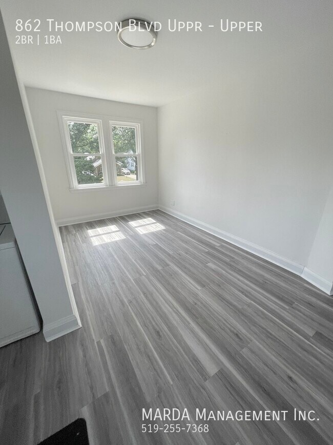 Photo du bâtiment - MODERN 2 BEDROOM/1 BATHROOM - EAST WINDSOR...