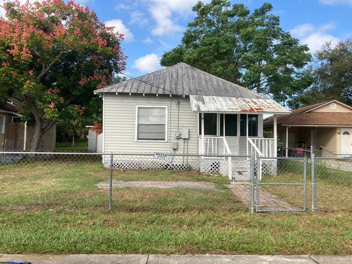 Foto principal - 3 bedroom 1 bath