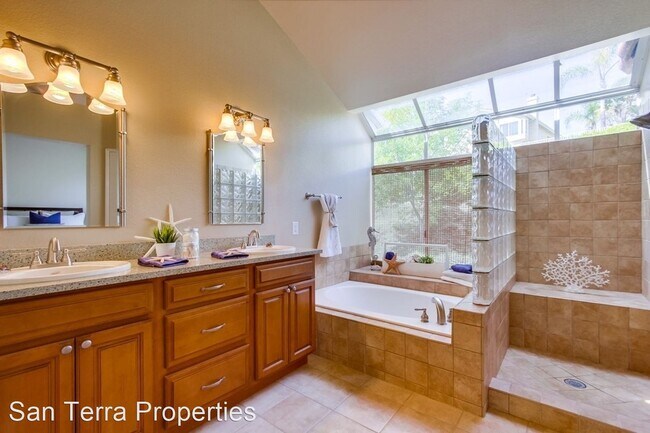 Foto del edificio - 4 br, 2.5 bath House - 5404 Camino Playa M...
