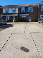 Building Photo - 305 Seeman Ct