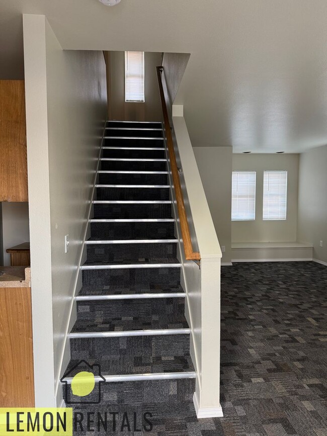 Building Photo - 1204 S 7th St