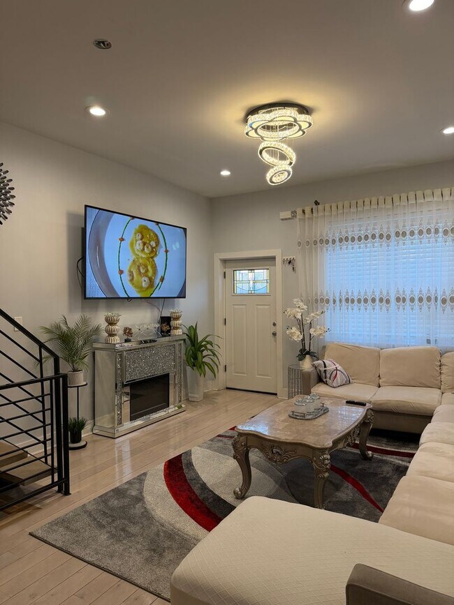 Foto del edificio - Move-In Ready 4BR Home in the Heart of Port Richmond!