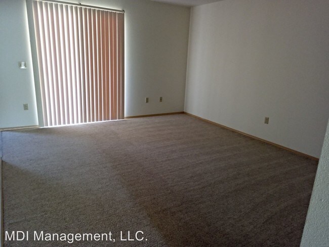 Foto del edificio - 300 Sand Ridge Ct