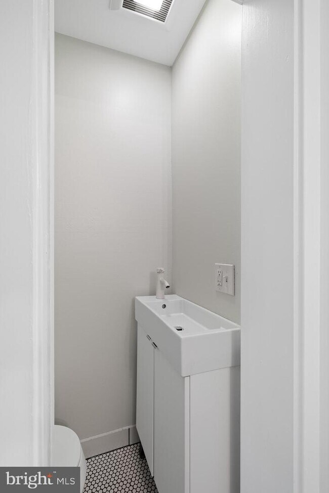 Foto del edificio - 2026 S Chadwick St