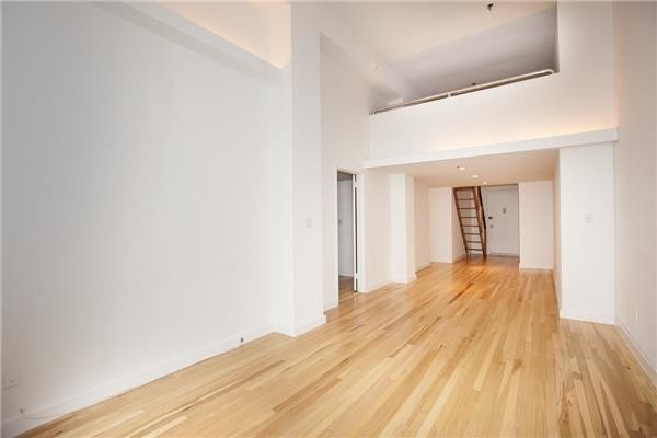 Primary Photo - 80 E 11th St