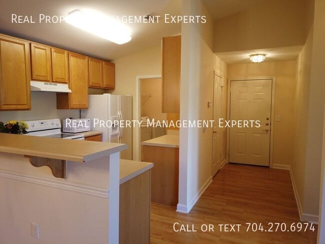 Building Photo - 10657 Hill Point Ct