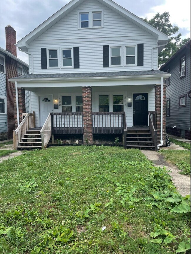 Building Photo - 602 Racine Ave