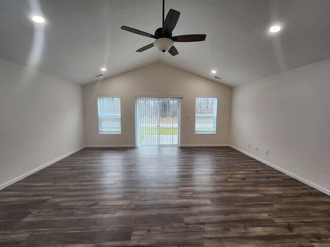 Foto del edificio - Welcome Home: Celebrate with a $500 Gift C...
