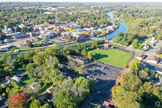 Building Photo - Brockport Landing