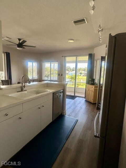 Foto del edificio - 9510 Village View Blvd