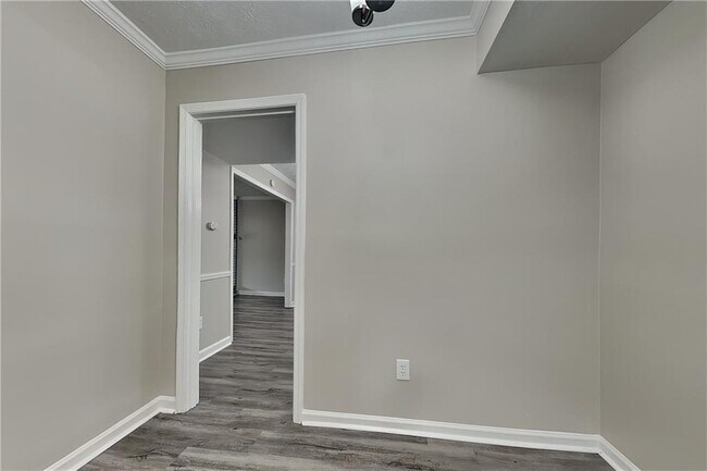 Building Photo - 1501 Willow Creek Ct