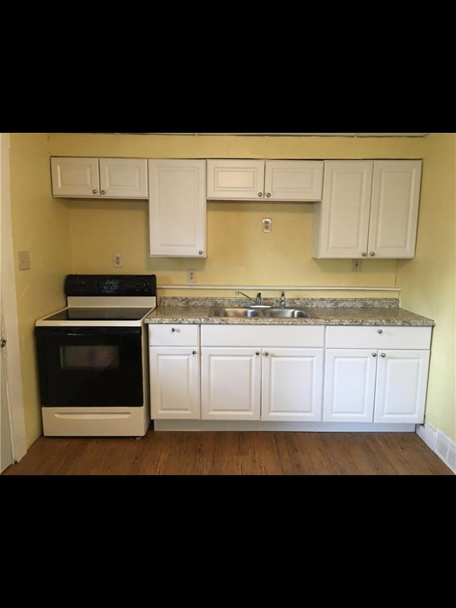 804 806 Railroad St, Monongahela, PA 15063 Townhome Rentals in Monongahela PA