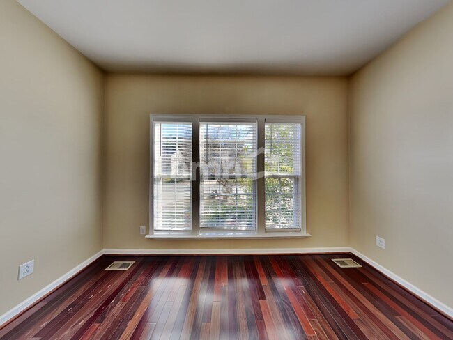 Building Photo - 8701 Poteat Dr