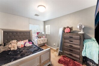 Building Photo - 4217 Walnut Glen Dr