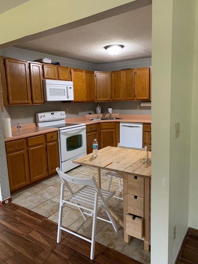 Building Photo - 1560 Wheelock Ln