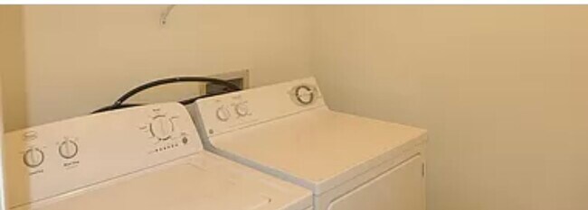 Building Photo - 3373 Tarleton E