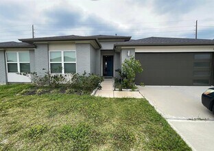 Building Photo - 7015 Sunbreeze Ln