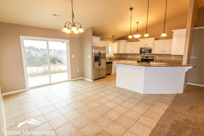 Foto del edificio - 3 br, 2 bath House - 1005 Conley Circle
