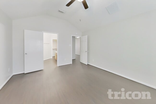 Building Photo - 12230 Scarlet River Dr