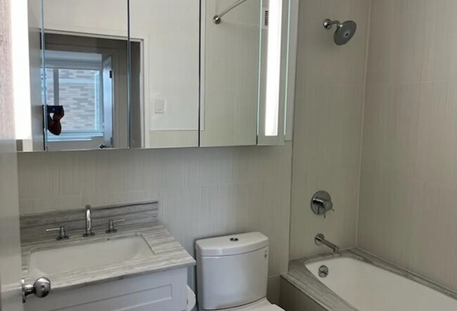 Foto del edificio - 280 W 81st St