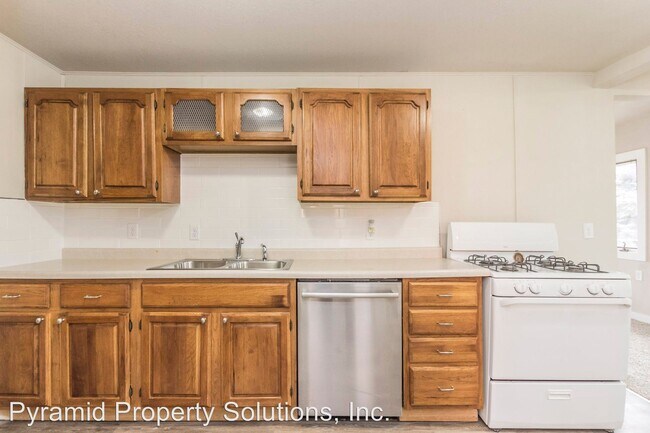 Building Photo - 3 br, 1 bath House - 4213 SE 8th St