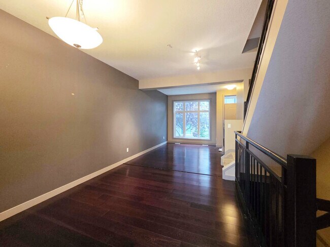 Photo du bâtiment - 1623 Cunningham Way SW