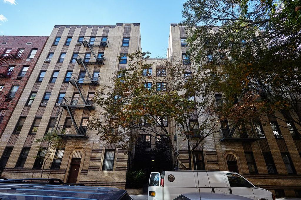 Foto principal - 177 E 3rd St