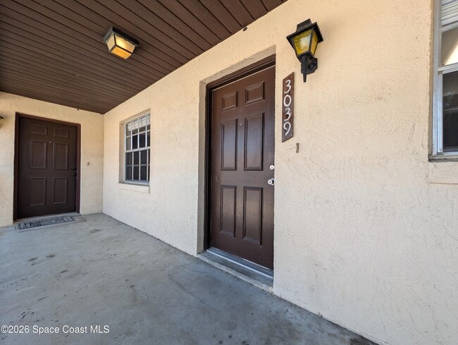 Foto del edificio - 3039 Sir Hamilton Cir