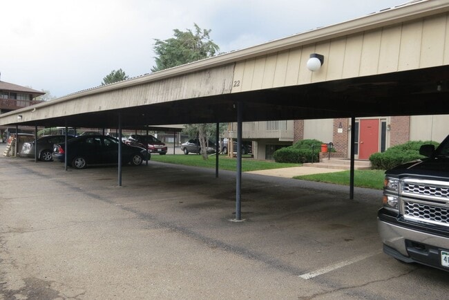 Building Photo - 600 Manhattan Dr