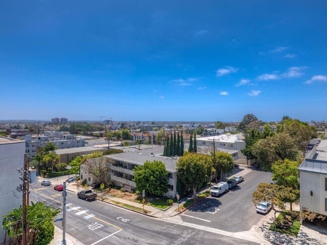 Building Photo - 1330 Federal Ave