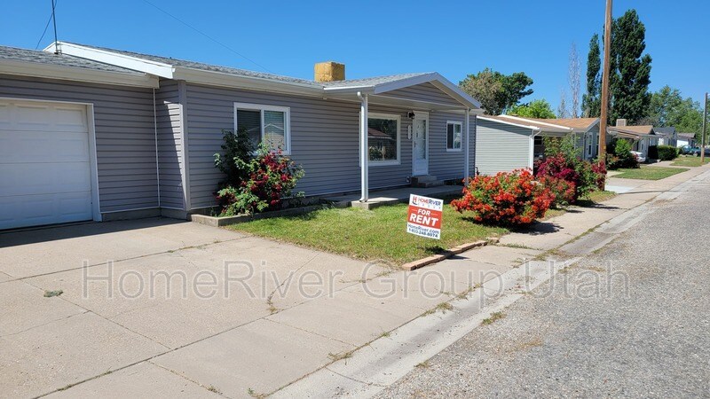 Primary Photo - 283 Royal Oaks Dr