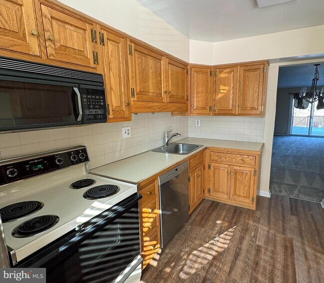 Building Photo - 802 Seminole Gardens