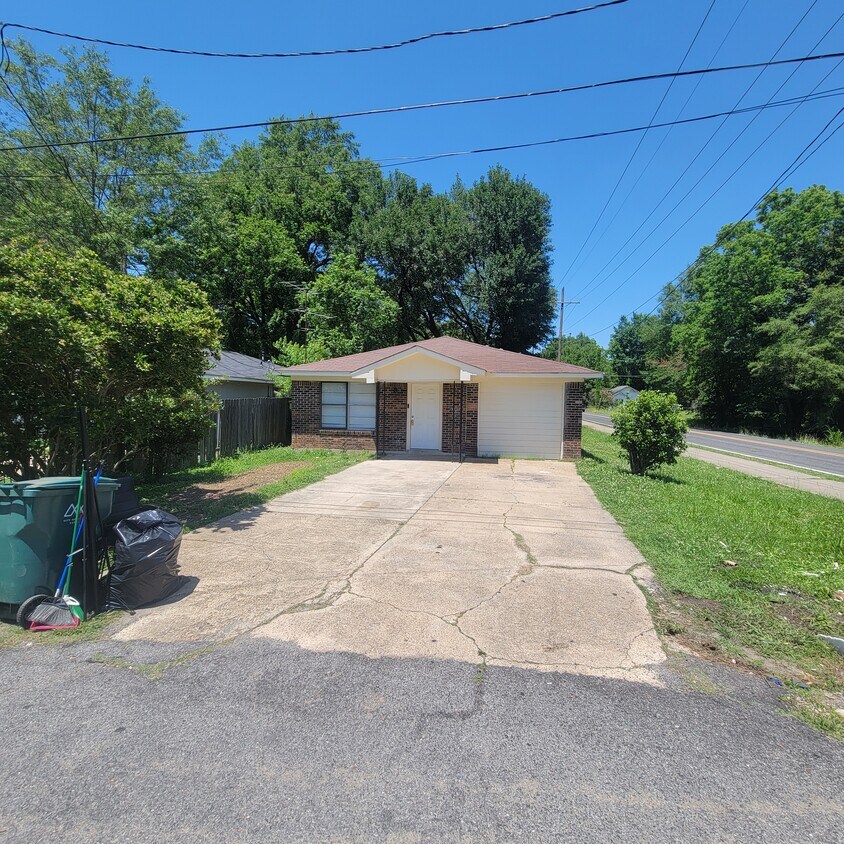 Foto principal - 3713 Gayton St