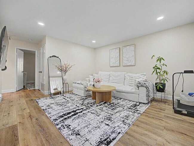 Foto del edificio - 2125 Northwood Cir