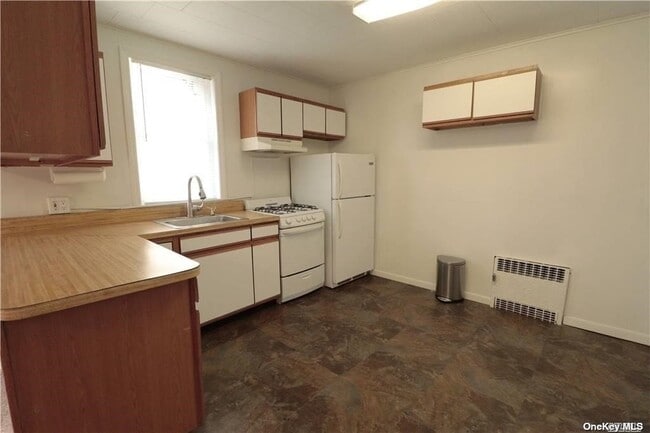 Foto del edificio - 27 Columbia Ave