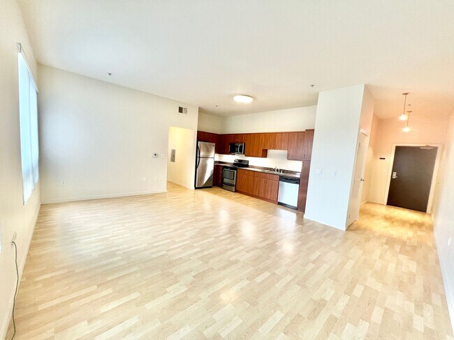 Foto del edificio - Beautiful 2Bd/2Ba In Cortez Hill With Grea...