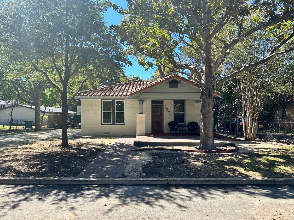 Foto principal - 1025 N Liberty Ave