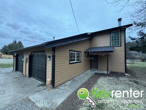 Building Photo - 15911 18th Ave Ct E