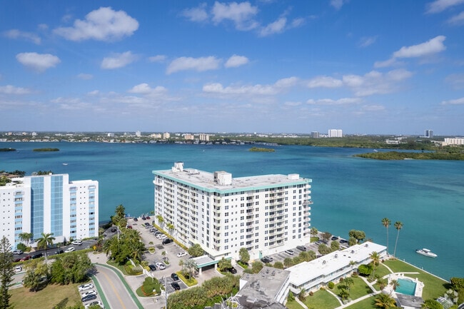 Aerial Photo - Island Pointe Condominiums