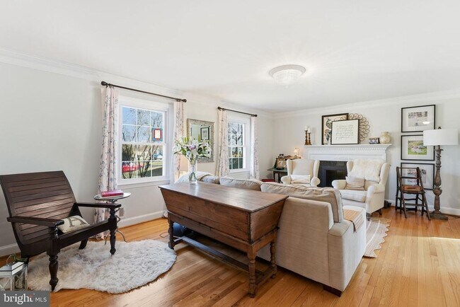 Foto del edificio - 7001 Arbor Ln