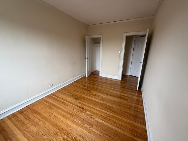 Building Photo - 2111 Grove Ave
