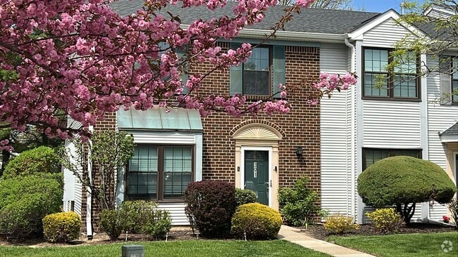 Building Photo - 391 Danbury Ln
